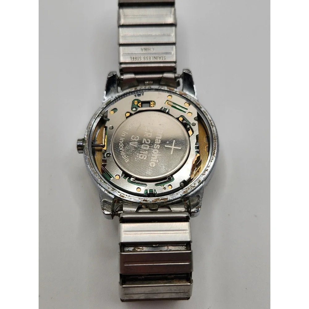 Timex Indiglo WR 30M Easy Reader Day Date Watch Two-Tone Stretch Band Cream Dial